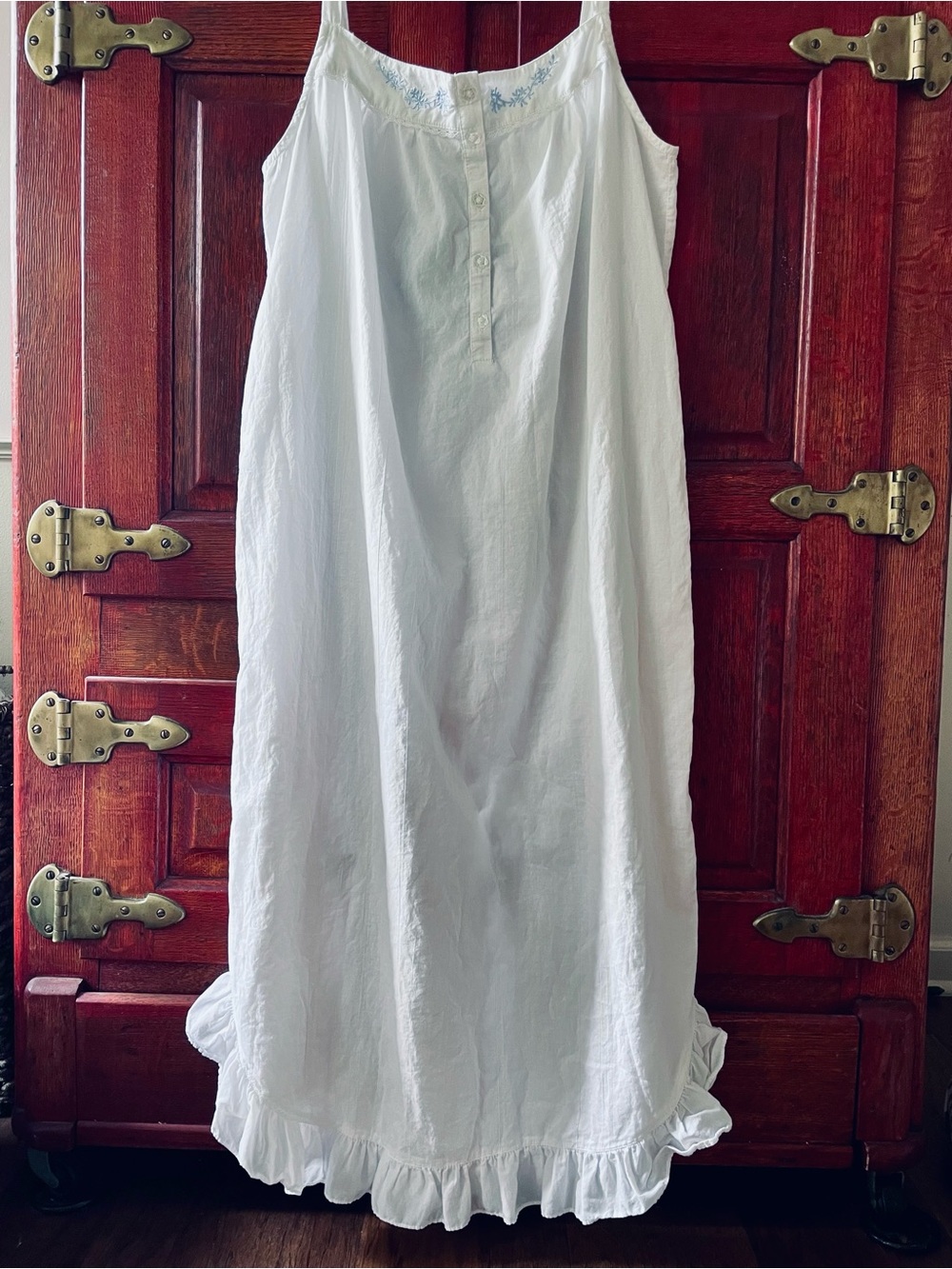 Laura Ashley White Cotton Nightgown with Light Blue Embroidery Sz Medium - Picture 12 of 13